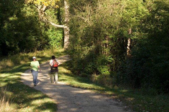 HIker_GrassyLake_JustinWambold